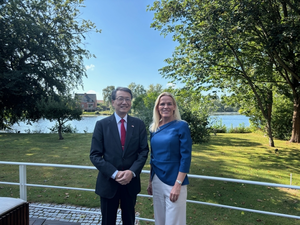 Lunch meeting between Ambassador Uyama and H. E. Ms. Mette Kierkgaard, Minister for Senior Citizens